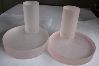 提升光学系统信噪比：低自发光蓝宝石窗口片的重要性